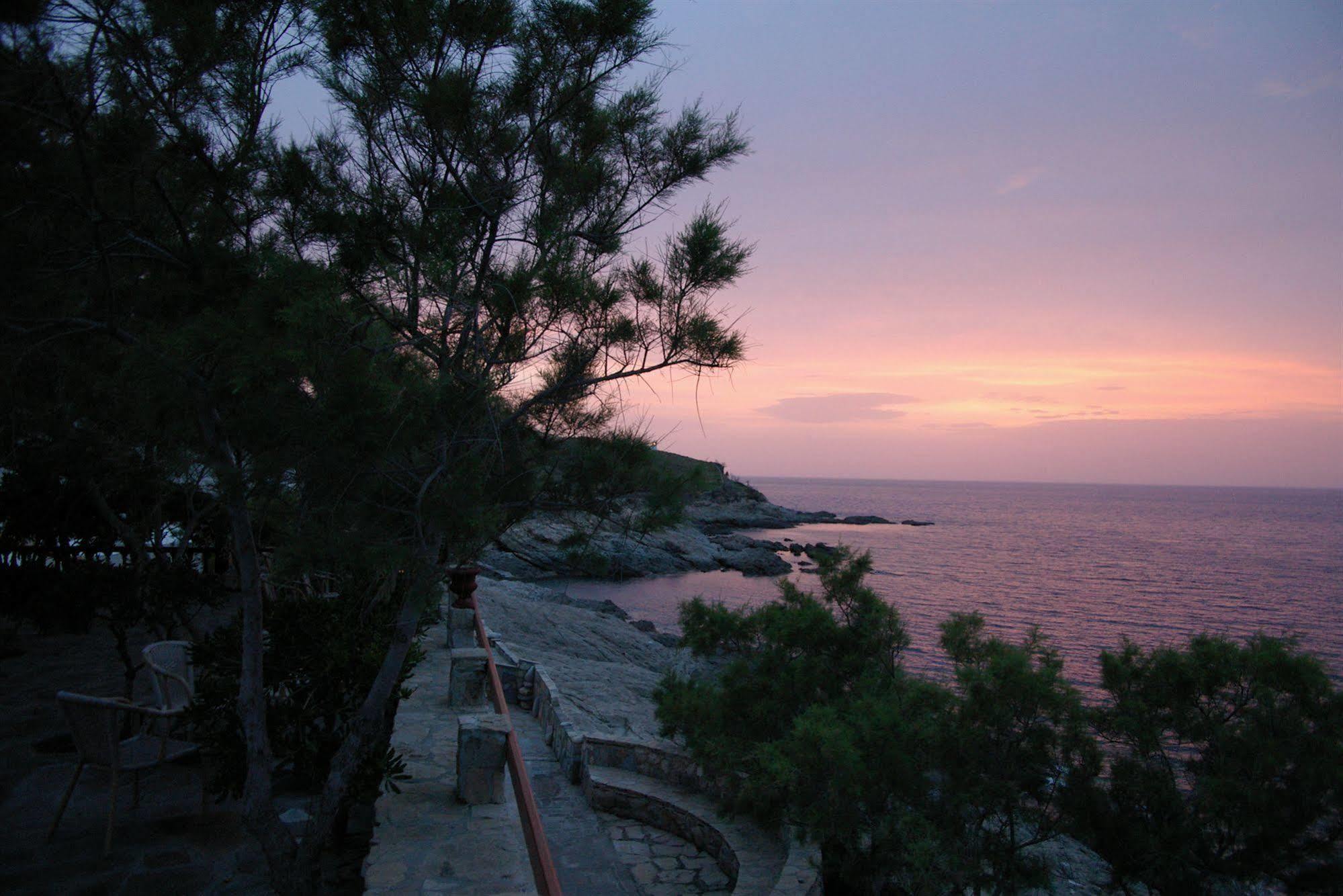 Cavos Bay Hotel & Studios Armenistis  Exterior photo